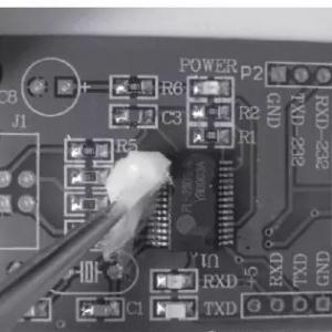 Skills of manual soldering of chip electronic components